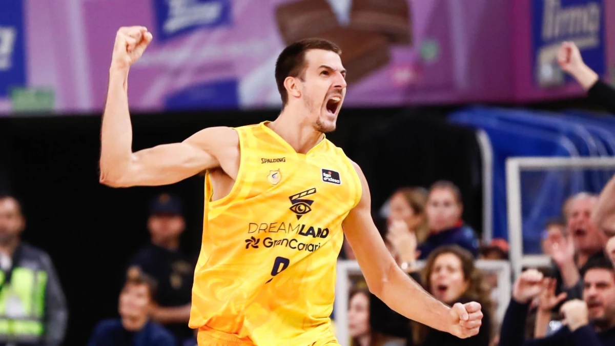 Foto: @GranCanariaCB. Brussino y su costumbre de anotar en el equipo canario.