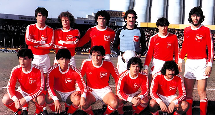 Foto: Parados: Olguín, Domenech, Pavoni, Vidallé, Villalba, Batista. Agachados: Castro, Videla, Pasculli, Commisso, Ereros.&nbsp;