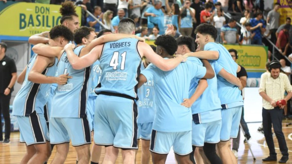 Foto: El líder de la LNB, Oberá Tenis Club celebró ante Boca en Misiones su vigésima victoria en el certamen.