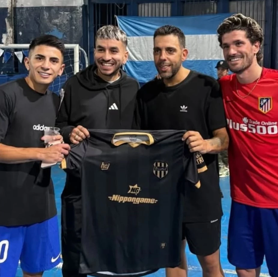 Almada, Correa y De Paul, en Bristol | Foto: IG @clubbristol.oficial