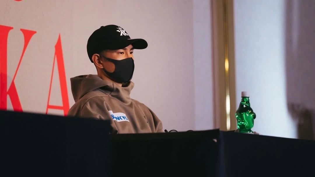 Foto: El japonés Kazuto Ioka asistió a la conferencia de prensa con barbijo&nbsp;