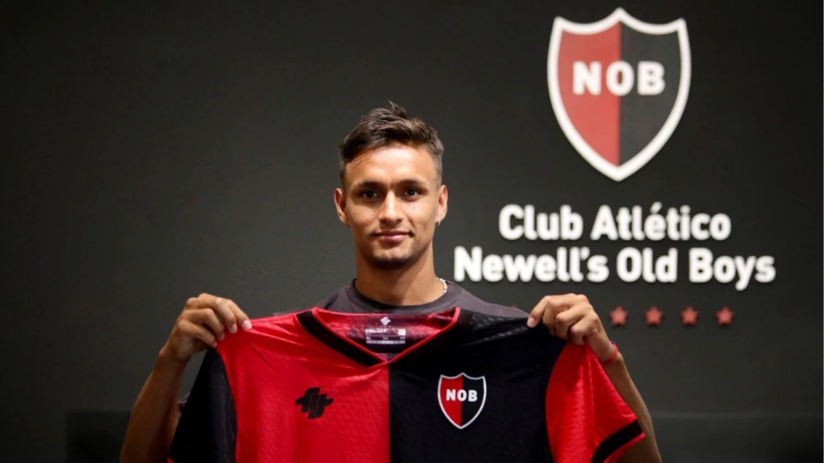 Foto:@Newells. El lateral Alejo Tabares es la nueva incorporación del equipo rosarino. Llega procedente de All Boys