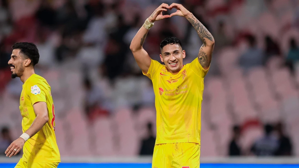 Foto: @Alqadsiah.EN Festejo del ‘Equi’ Fernández en el fútbol de Arabia Saudita.&nbsp;