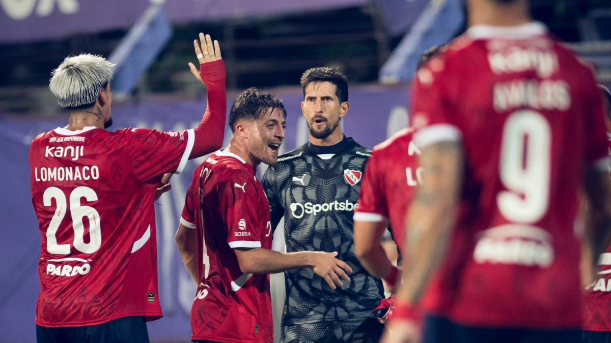 Foto:@SerieRdeLP. Independiente venció por 5-2 a Defensor Sporting en Montevideo