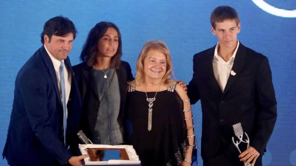 Foto: El joven Rufino cuando fue distinguido por el COA en la fiesta del deporte 2024&nbsp;