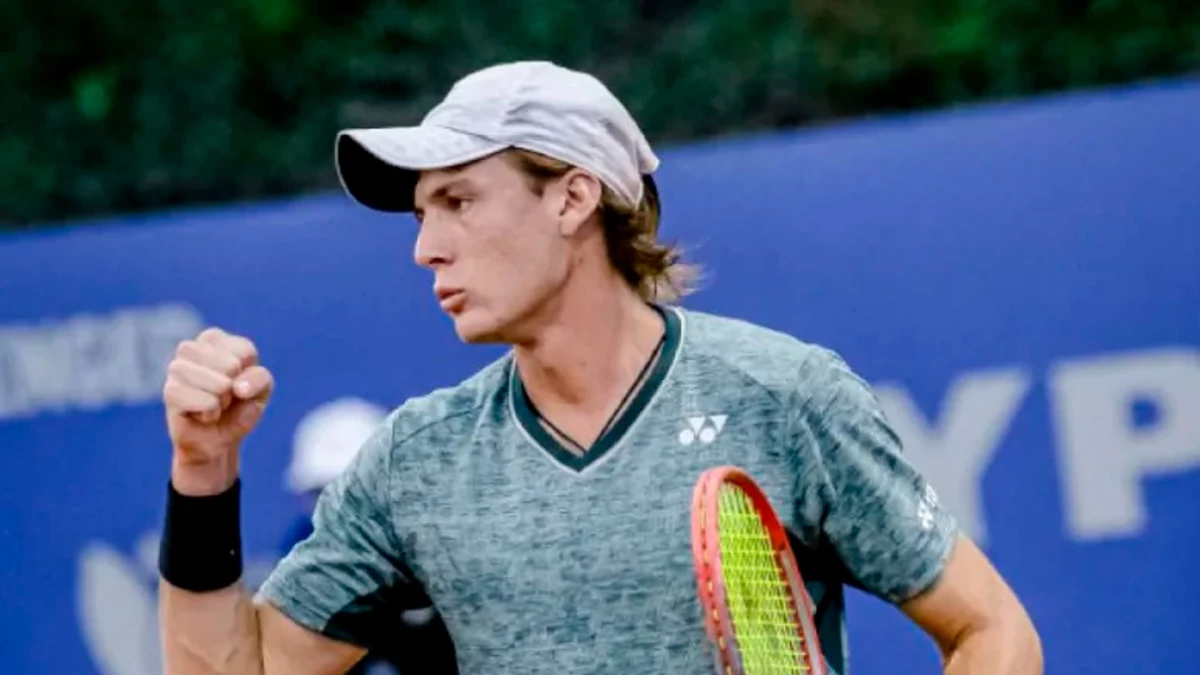 Foto: Lautaro Midón venció a Álex Barrena y avanzó a los cuartos de final.