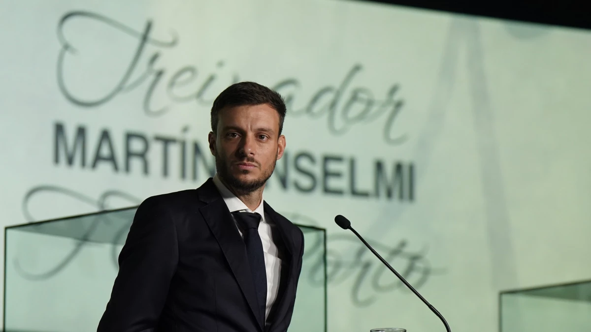 Con una presentación de gala, Anselmi asumió oficialmente como nuevo DT de Porto. Foto: @FCPorto