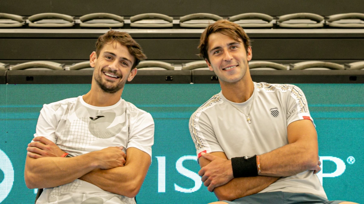 Navone y Etcheverry juntos durante un entrenamiento en Noruega. Foto: @AATenis