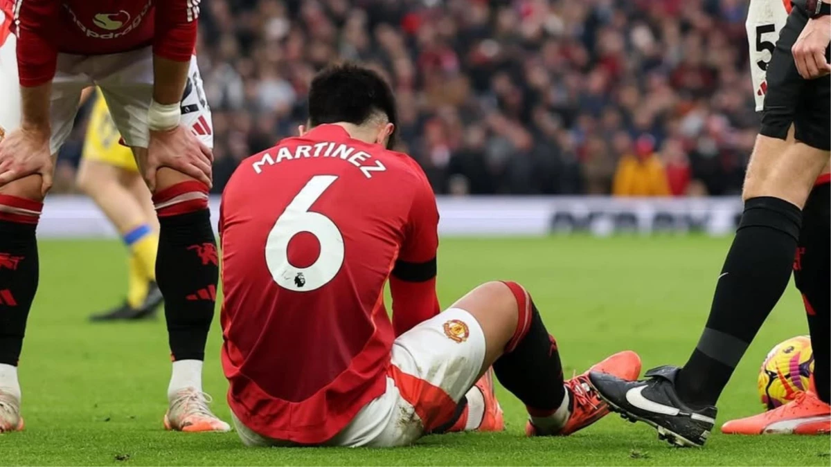 Foto: Lisandro Martínez al momento de la lesión.