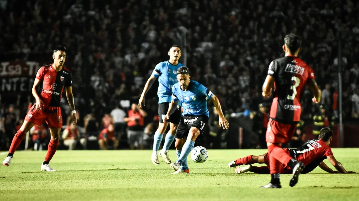 Gabriel Hauche volvió a vestir oficialmente la camiseta de Temperley. Foto: Prensa Temperley