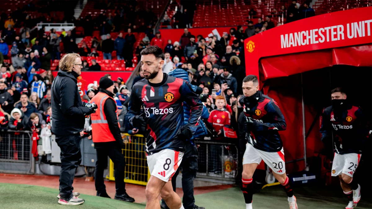 Lisandro Martínez sufrió una nueva lesión ligamentaria y sus compañeros no se olvidaron antes del choque ante Leicester | Foto: &nbsp;X @ManUtd