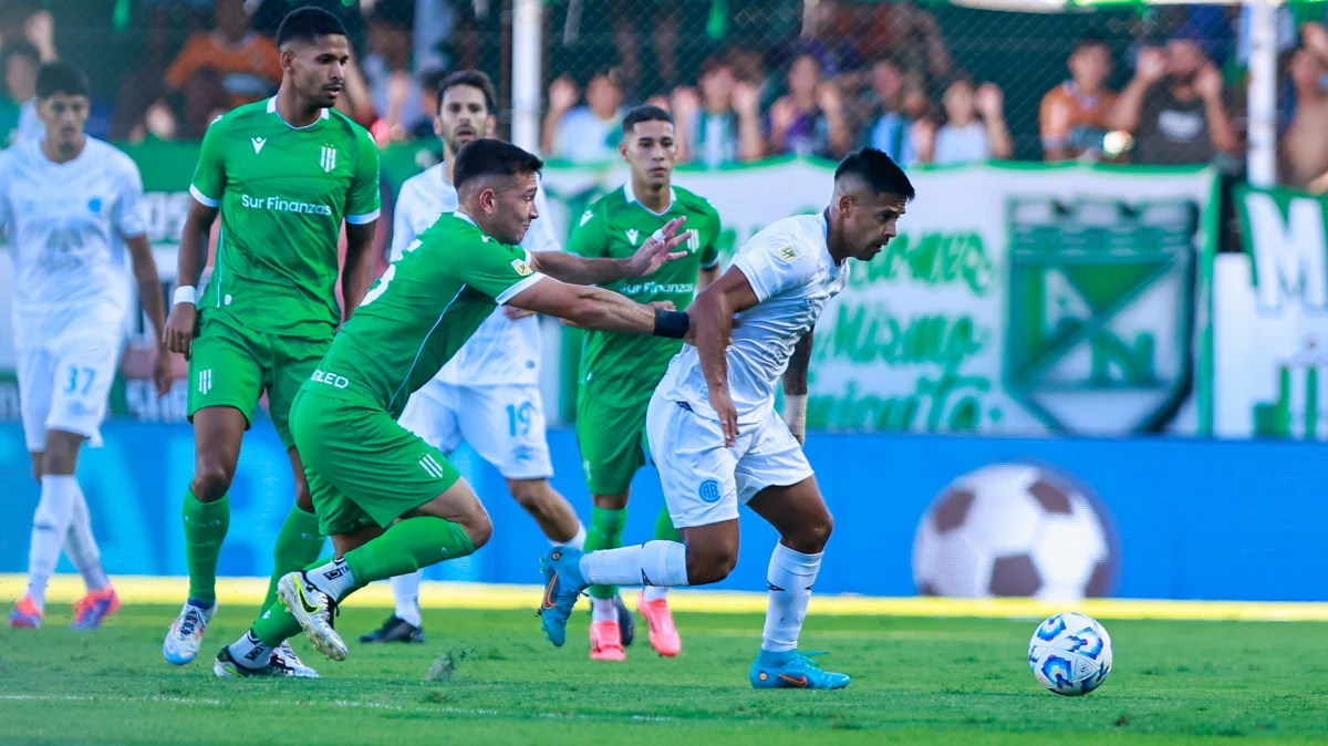 Banfield no pudo liquidarlo y Belgrano lo empató en el final. Foto: X@Belgrano