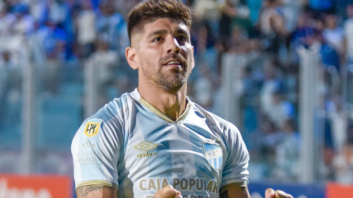 Foto: El retornado Leandro Díaz celebra el primer gol de Atlético Tucumán.
