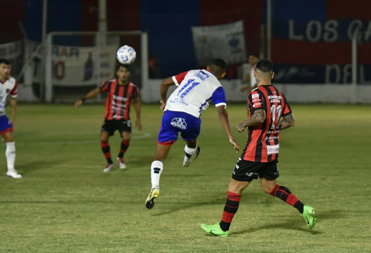 Foto:@ClubAGuemes. Patronato de Paraná igualó en Santiago del Estero (1-1) y está arriba en la zona A de la Primera Nacional