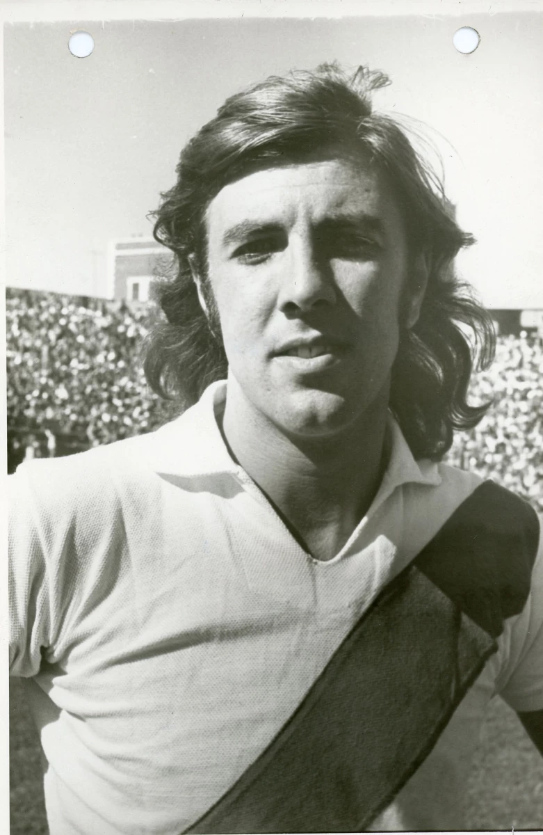 Foto: Archivo MP. ‘Mostaza’ Merlo, símbolo de equilibrio y combatividad en la mitad de la cancha del ‘Millonario’.