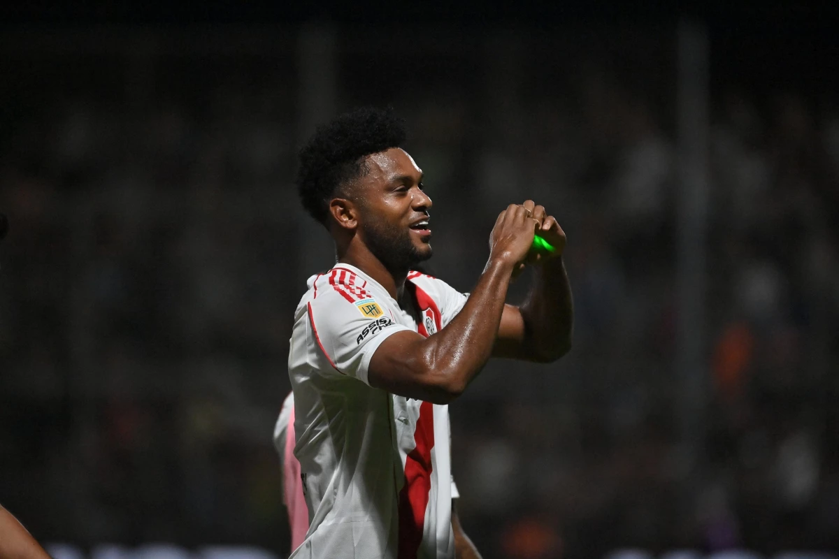 Foto: @RiverPlate. El colombiano Borja entró en el segundo tiempo y abrió la cuenta para un River ganador en San Juan