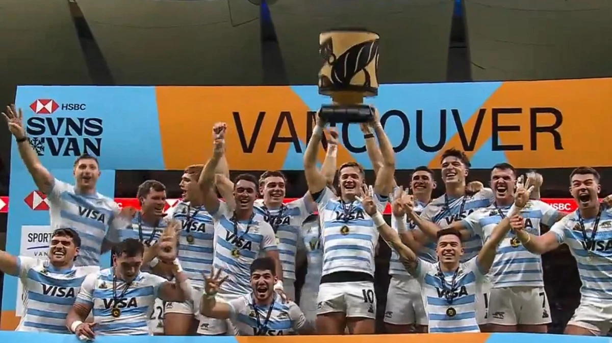 Los Pumas celebran el título en Vancouver. Foto: svns.com