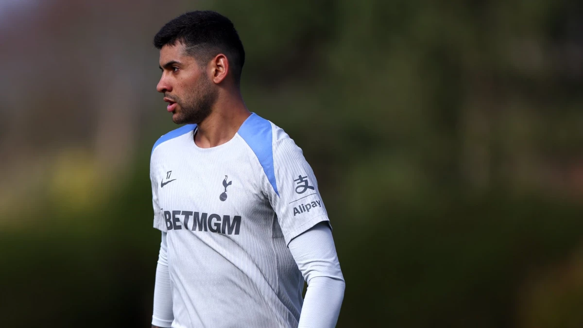 Cuti Romero se entrenó por primera vez en el año con el plantel de Tottenham. Foto: @Spurs_ES