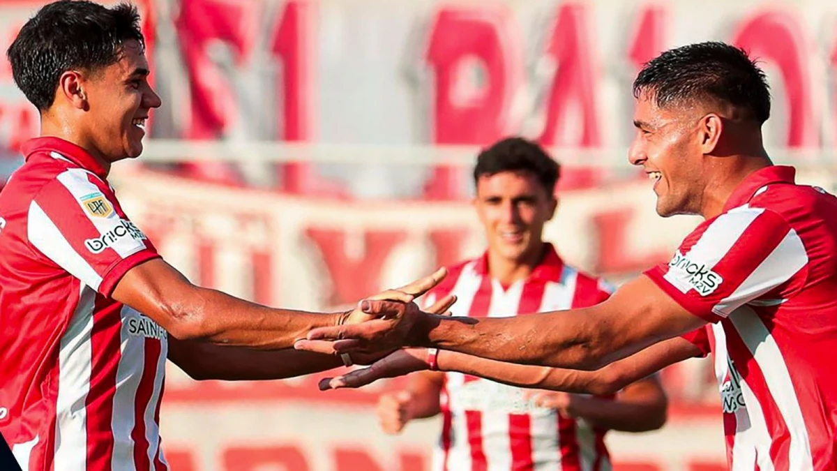 Foto:@Copa_Argentina. Estudiantes de La Plata venció a Sarmiento de La Banda y avanzó a los 16vos. de final de la Copa Argentina