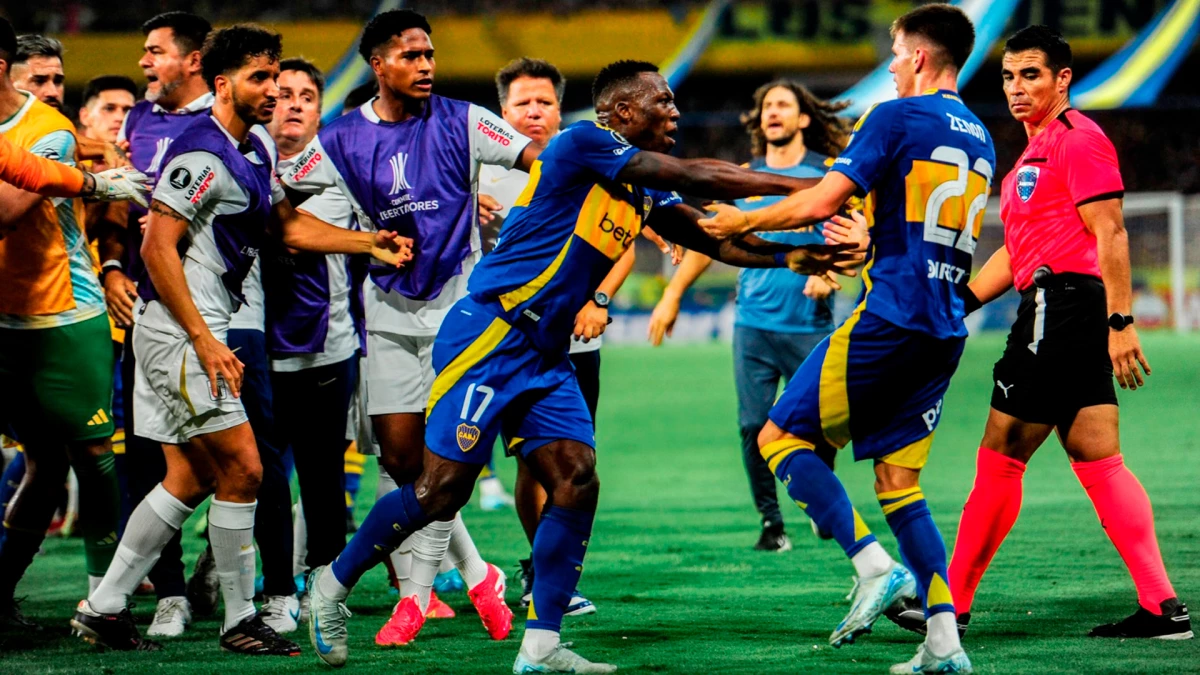 Duro choque entre Boca y Alianza Lima en La Bombonera | &nbsp;Foto:: Cris Sille - Contenidos Informativos &nbsp;