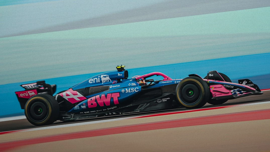 El australiano Jack Doohan, a bordo del Alpine A525, durante los ensayos matutinos en Bahrein. (Foto: AlpineF1Team)