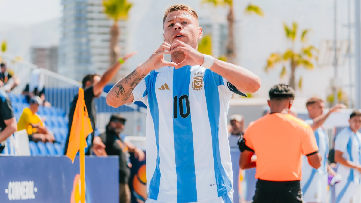 El capitán Lucas Ponzetti festeja el primero de la mañana. Foto: X @Argentina.&nbsp;