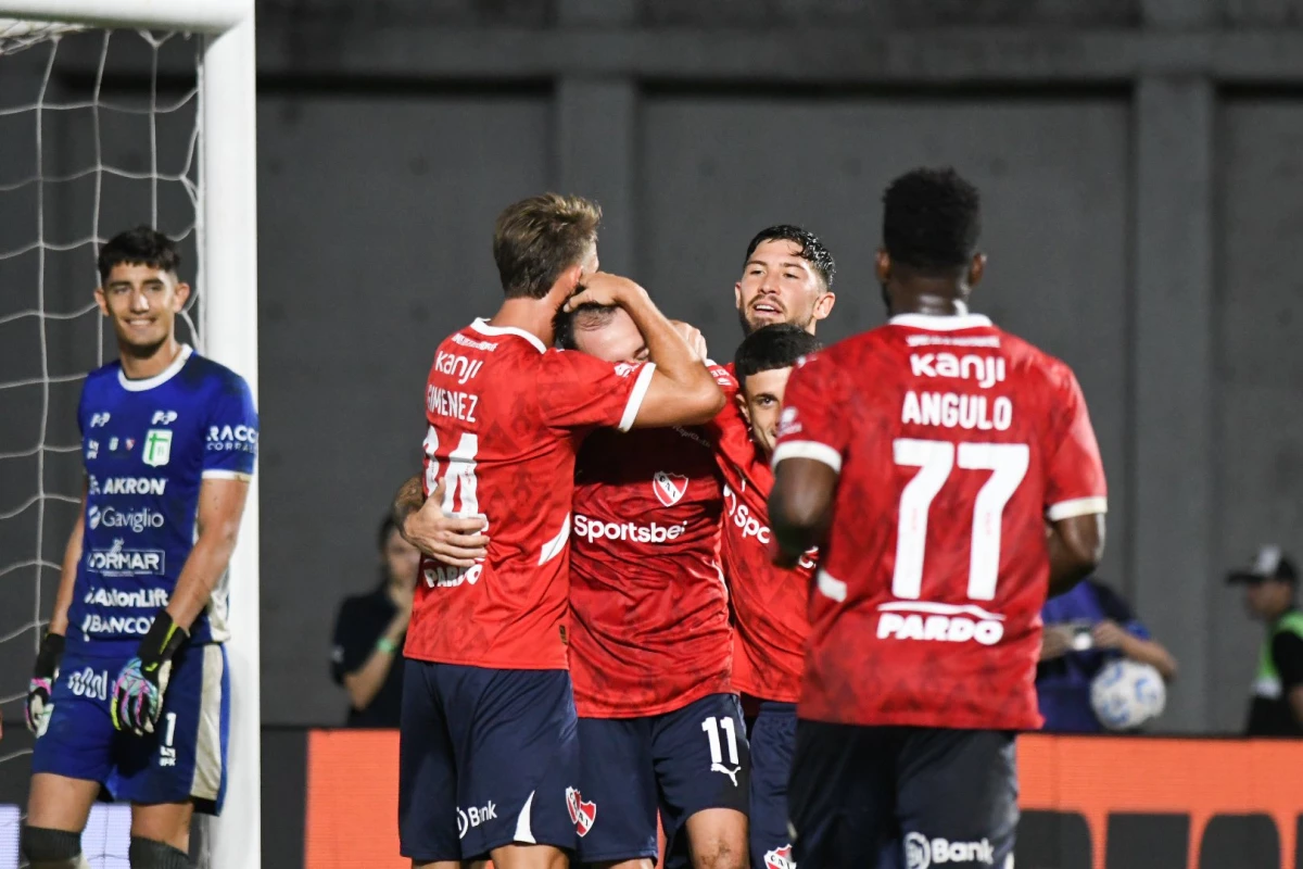 Festejo del gol de Mancuello de penal. Foto: X@Copa_Argentina