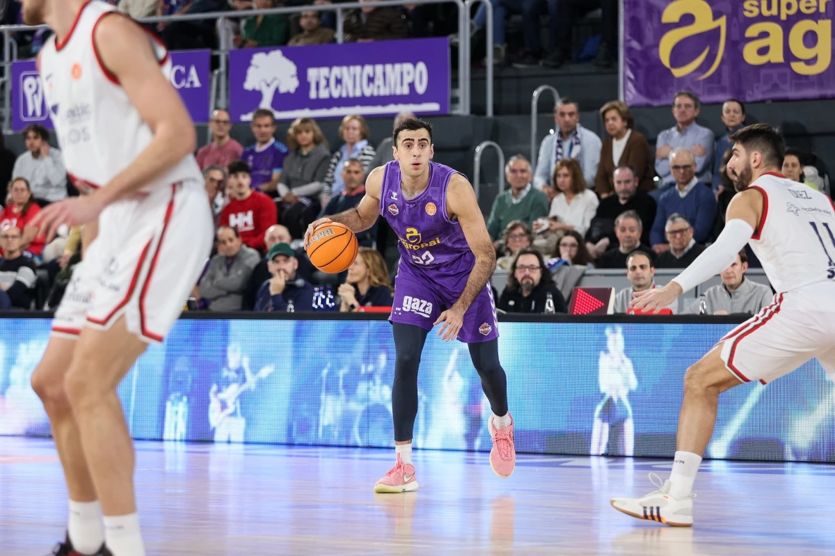 Foto:@Palencia_Basket. El argentino Vaulet comandó las acciones del Agropal Palencia, con 27 tantos y 5 rebotes.&nbsp;