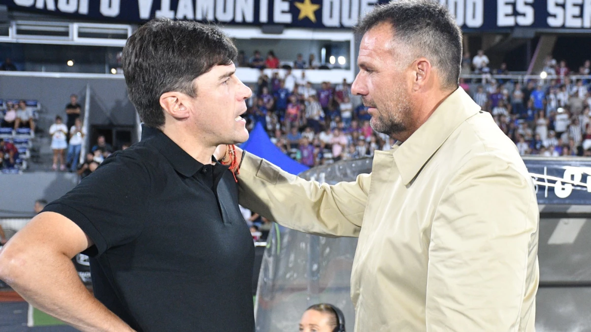 Foto: El “Cacique” Medina se fue de Talleres (aquí con su colega ex Instituto, ahora en Tigre, Diego Dabove).&nbsp;