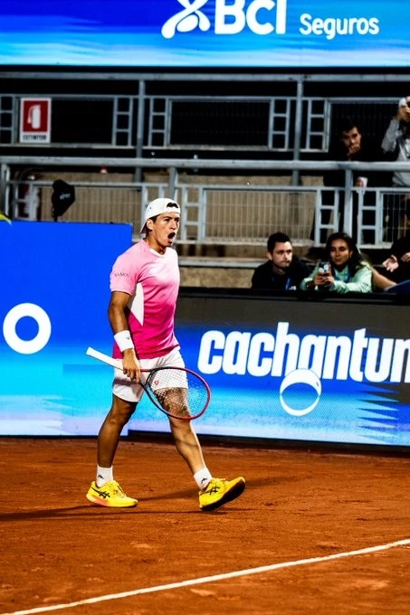 Foto:@chile_open. El argentino Báez no pudo repetir en Santiago y perdió la final con Djere.