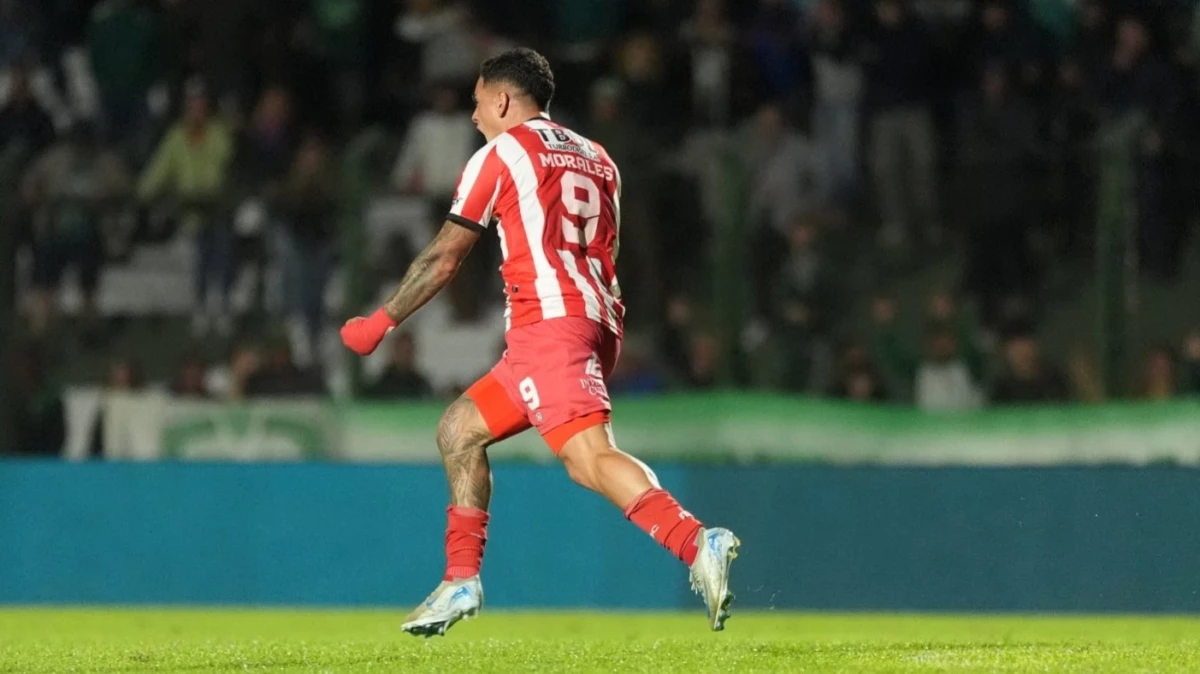 Morales, en el desahogo de su gol agónico (Foto: X@barracascentral)