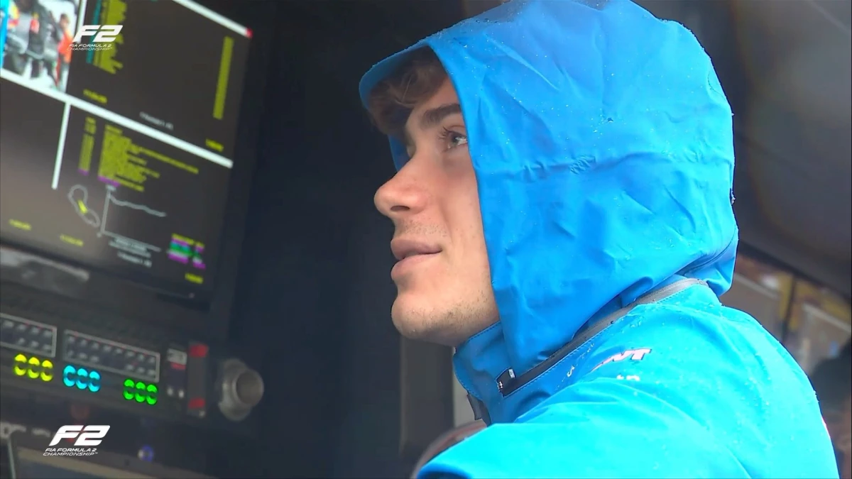 El argentino pasó por los boxes de su viejo equipo de F2. Foto: @Formula2