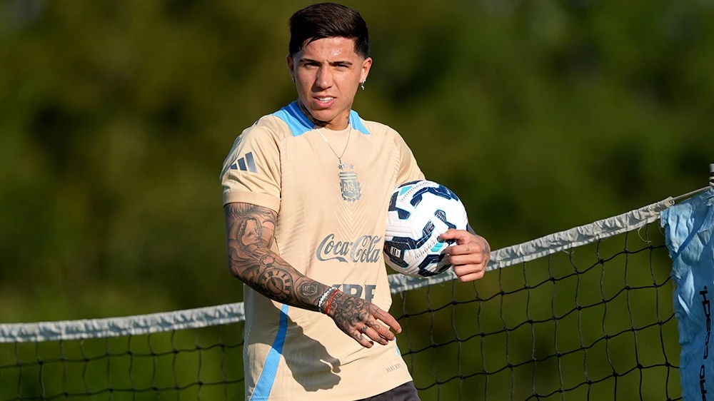 Foto: AFA - Enzo Fernández en el primer entrenamiento del seleccionado argentino en Ezeiza.