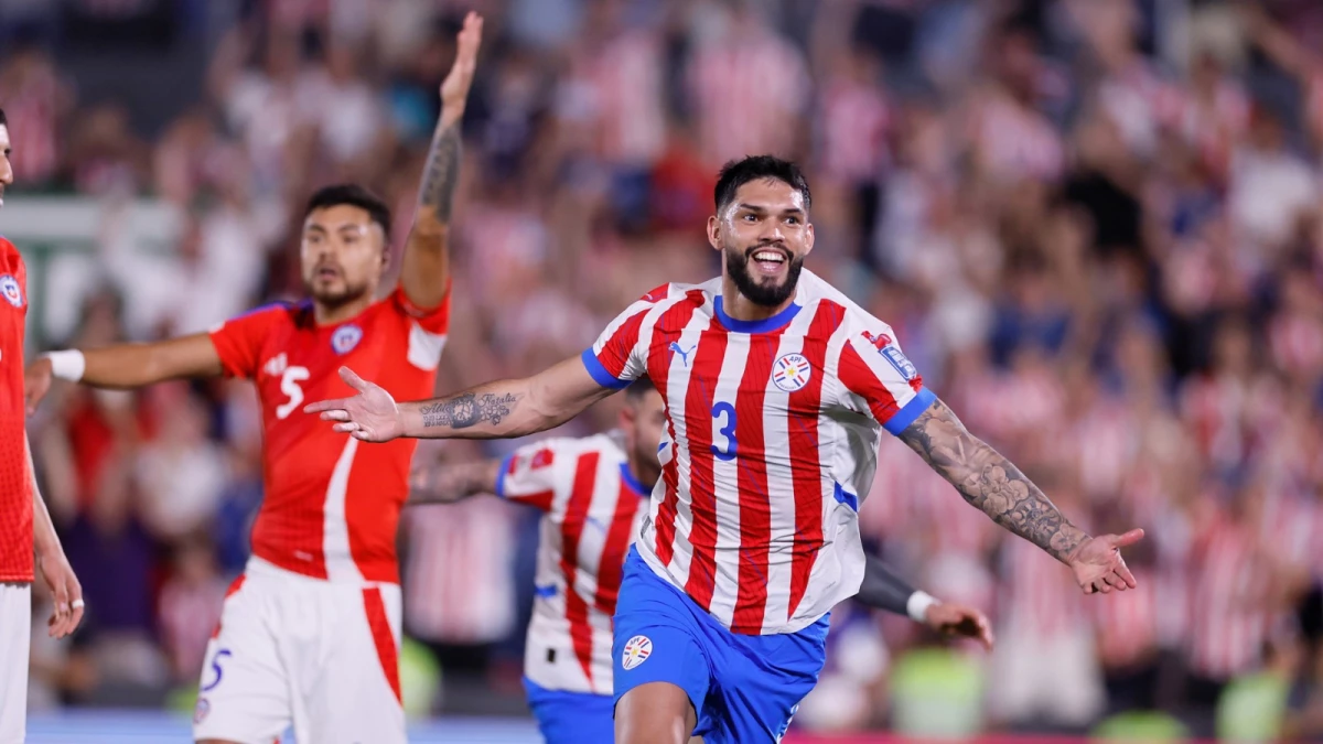Foto: X@Albirroja - Omar Alderete celebra su gol, el de la victoria por 1-0 de Paraguay sobre Chile.