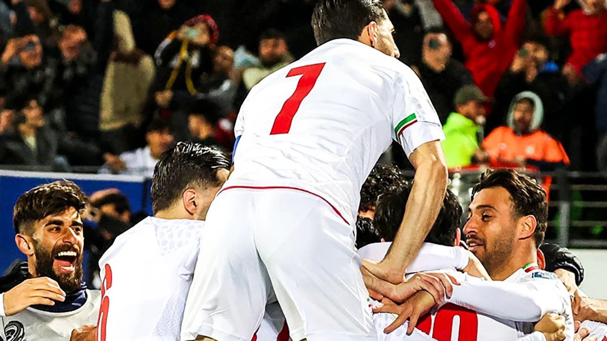 Foto:@FIFAWorldCup. Irán empató 2-2 con Uzbekistán y festejó su pasaporte al Mundial EE.UU-Canadá-México 2026