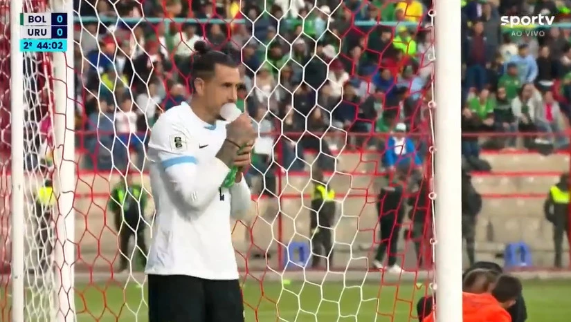 Foto: Conmebol. Josema Giménez cmabia el aire con in inhalador de oxígeno.&nbsp;