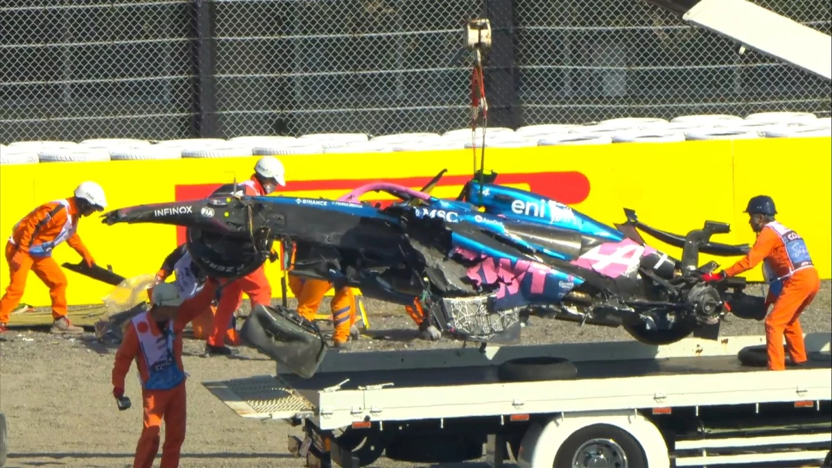 El auto del australiano Doohan destrozado luego del impacto contra uno de los muros del circuito de Suzuka. (Foto: @F1)