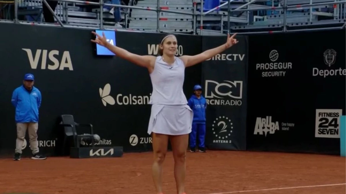 Riera festejando el pase a las semifinales a lo Julián Alvarez. Foto: Captura.