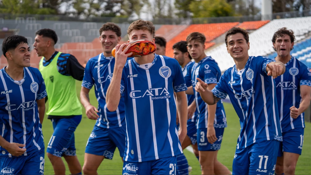 Andino celebra el gol de Godoy Cruz (Foto: X@LigaAFA)