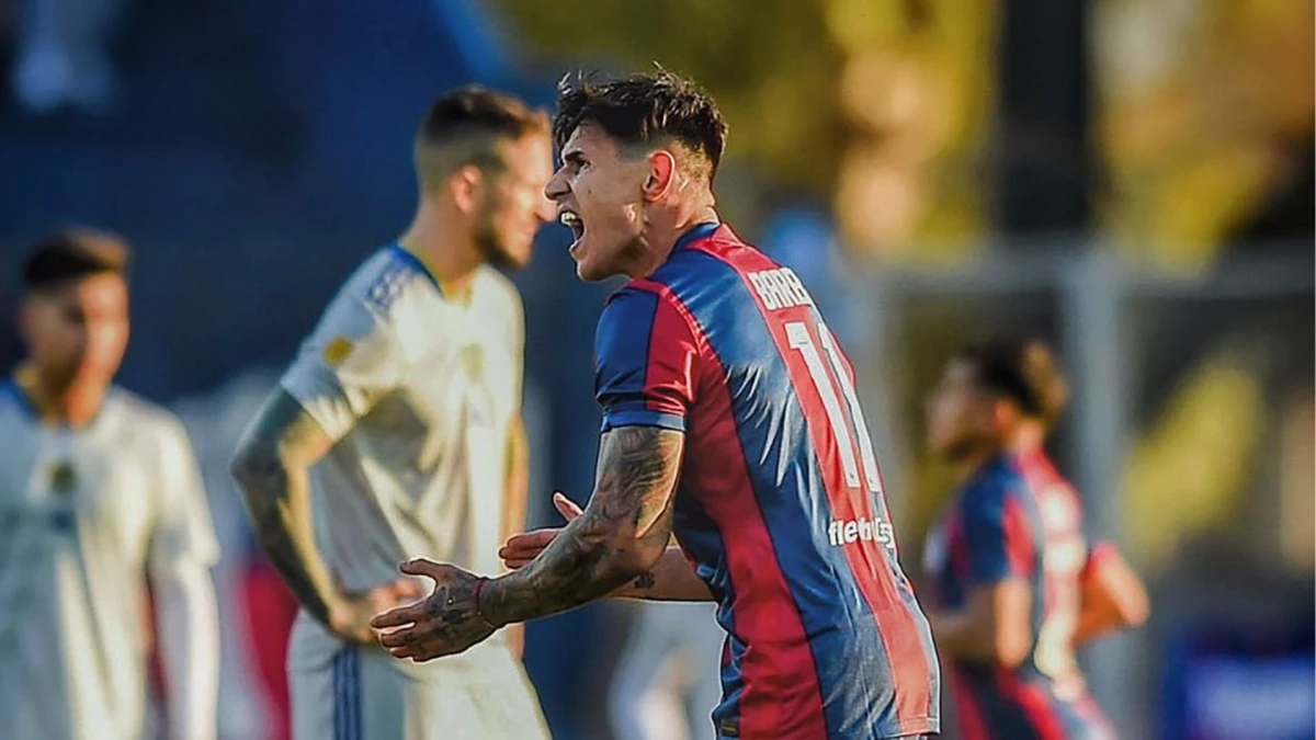 Foto: Archivo. El delantero Adam Bareiro durante su paso fructífero por San Lorenzo. La entidad mexicana Rayados de Monterrey reclama una deuda de 600 mil dólares
