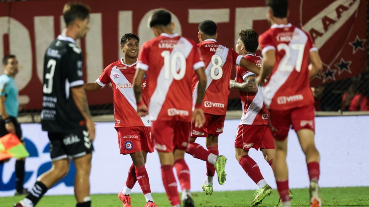 Argentinos goleó a Central Norte y está en 16vos. (Foto X@Copa_Argentina)