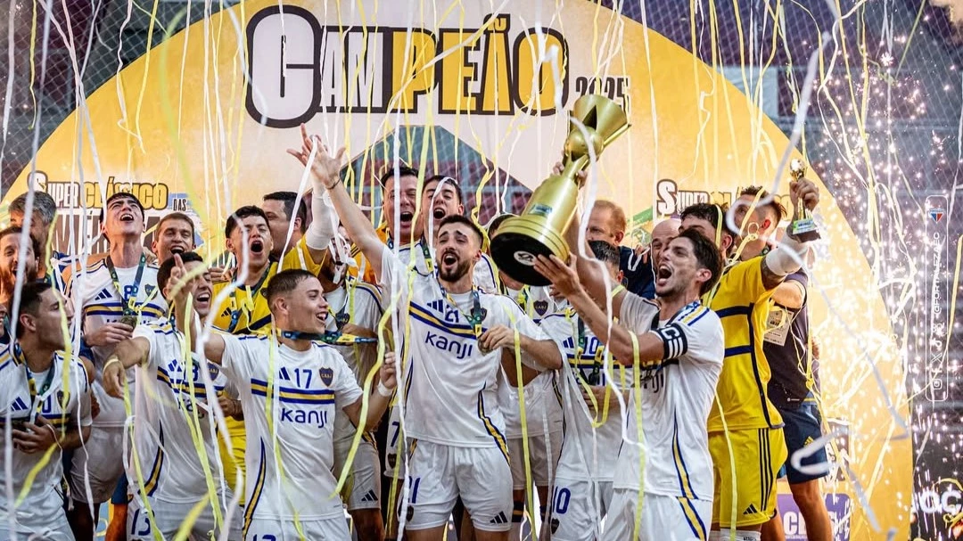 Boca festejó el título amistoso en Brasil. Foto: @mundo_do_futsal