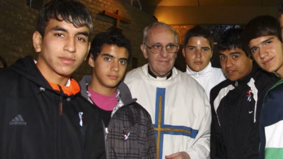 Ángel Correa y Jorge Bergoglio. Foto: San Lorenzo.