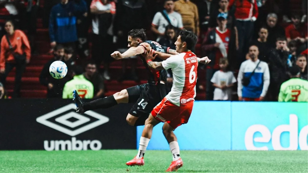 Foto:@barracascentral. Justo triunfo del Bicho por 3-0 en La Paternal ante un Barracas deslucido.&nbsp;