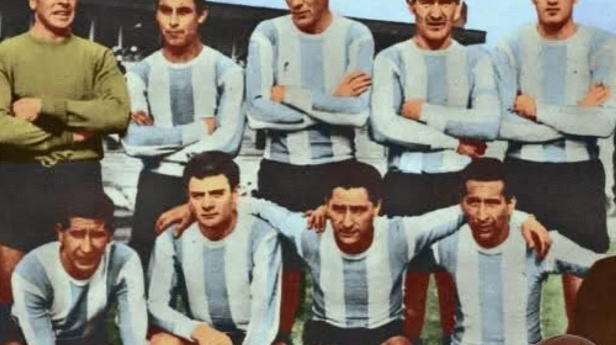 Sanfilippo (tercero de la fila inferior), con la Selección en el Mundial 62
