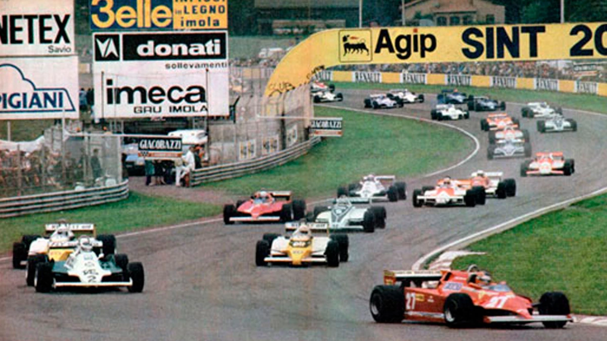 Gilles Villeneuve en acción, a bordo de su Ferrari, detrás Carlos Reutemann en ïmola | Foto: www.f1-web.com.ar
