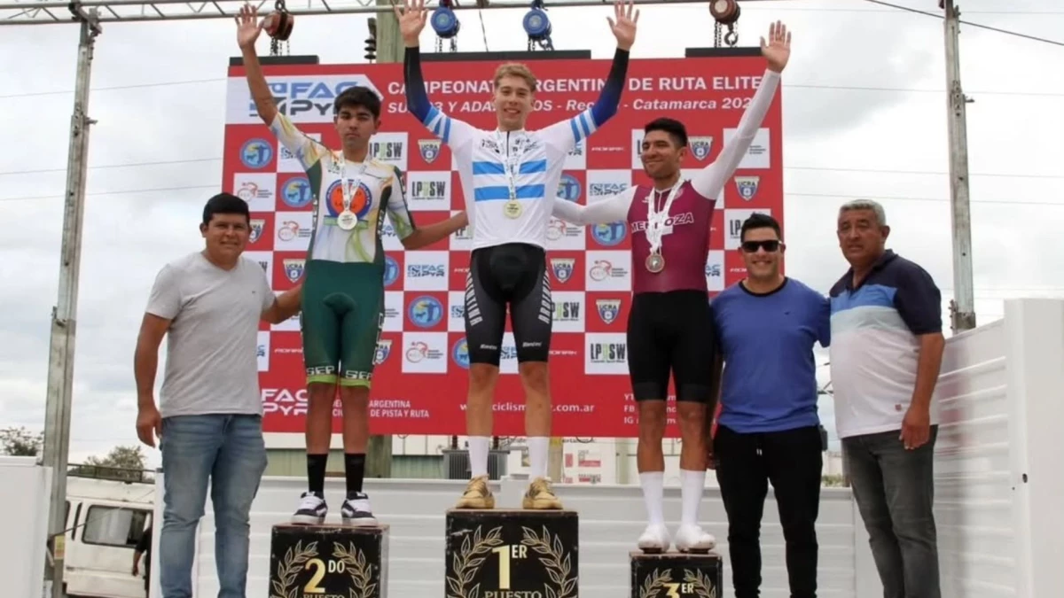 Foto:@FACPyR. El sanjuanino Kalejman es el campeón Elite de la contrarreloj individual masculina.&nbsp;