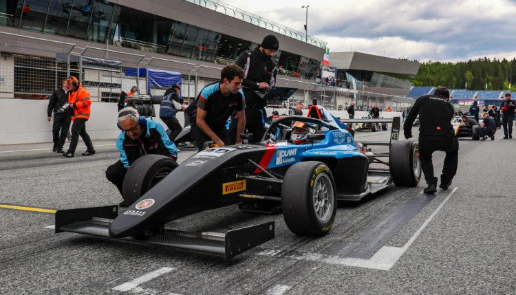 Foto:X de la Fórmula 4 de Rep. Checa. El argentino Trappa se impuso este domingo en el Red Bull Ring