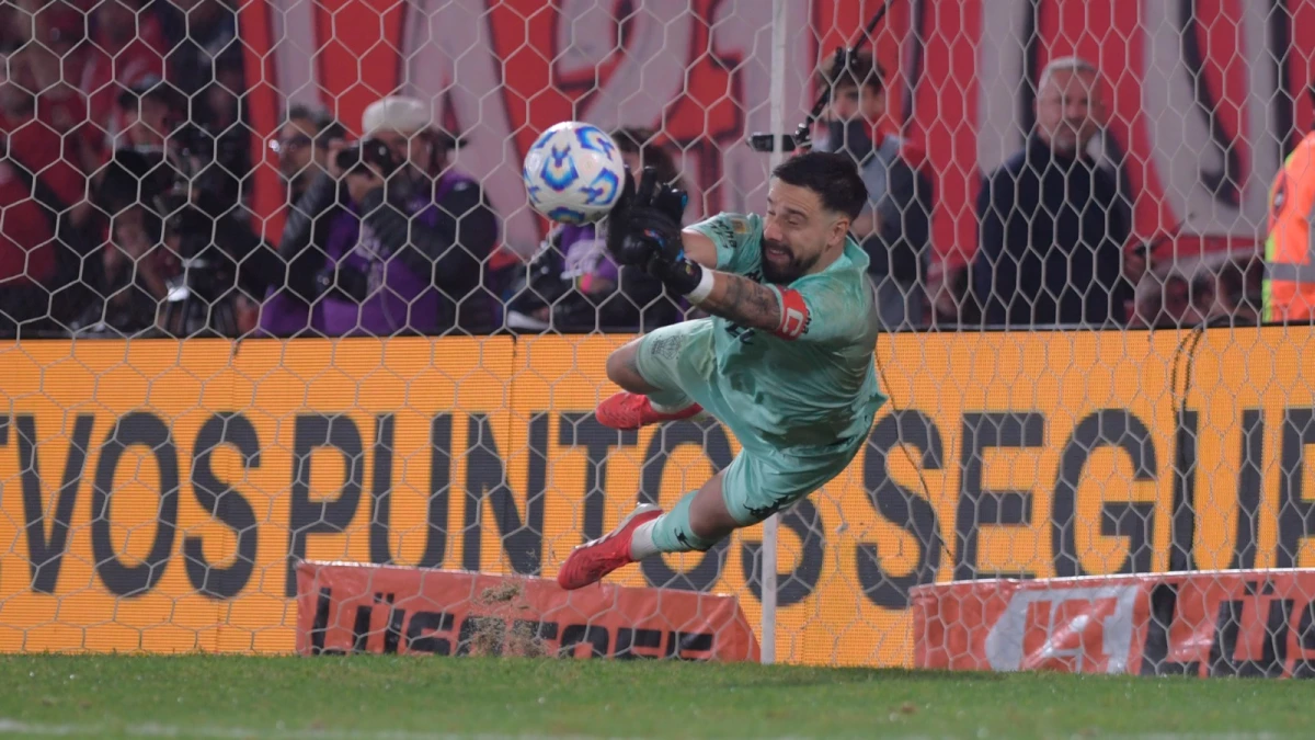 Galíndez tapó el penal de la clasificación (Foto: Julián Álvarez)