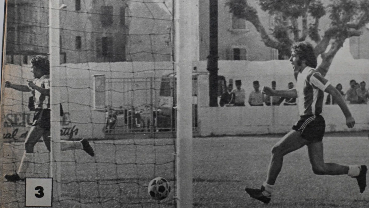 Argentina festeja el gol y El Gráfico lo inmortaliza en una de las imagenes que cumple 50 años | Foto: Revista el Gráfico